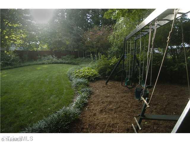 3015 University Road Winston-Salem, NC 27104 - Photo 16 of 16 Yard/Garden.