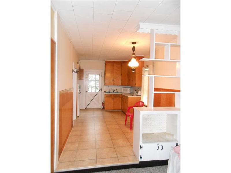 246 State Street Bristol, RI 02809 - Photo 3 of 6 Interior Space/Layout. first floor studio apartment