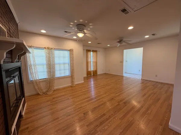 $1,900 | 124 Miley Avenue, Summerville, SC 29485