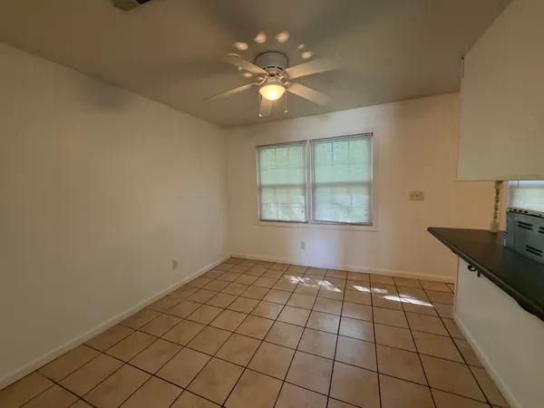 $1,900 | 124 Miley Avenue, Summerville, SC 29485