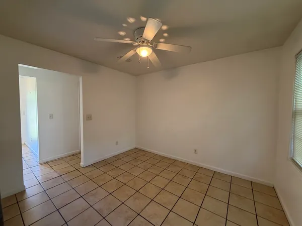 $1,900 | 124 Miley Avenue, Summerville, SC 29485