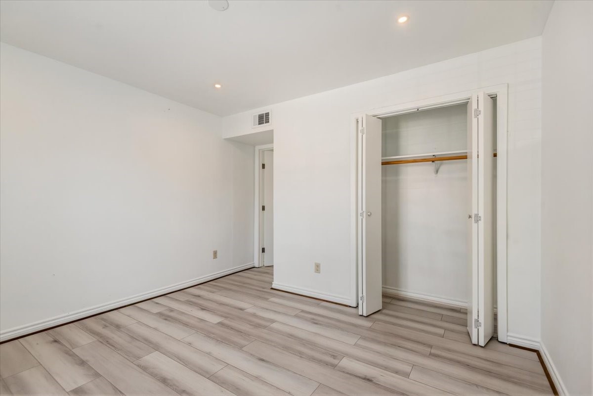 9616 Long Point Road, Unit 63 Houston, TX 77055 - Photo 15 of 17 Alternate view of secondary suite