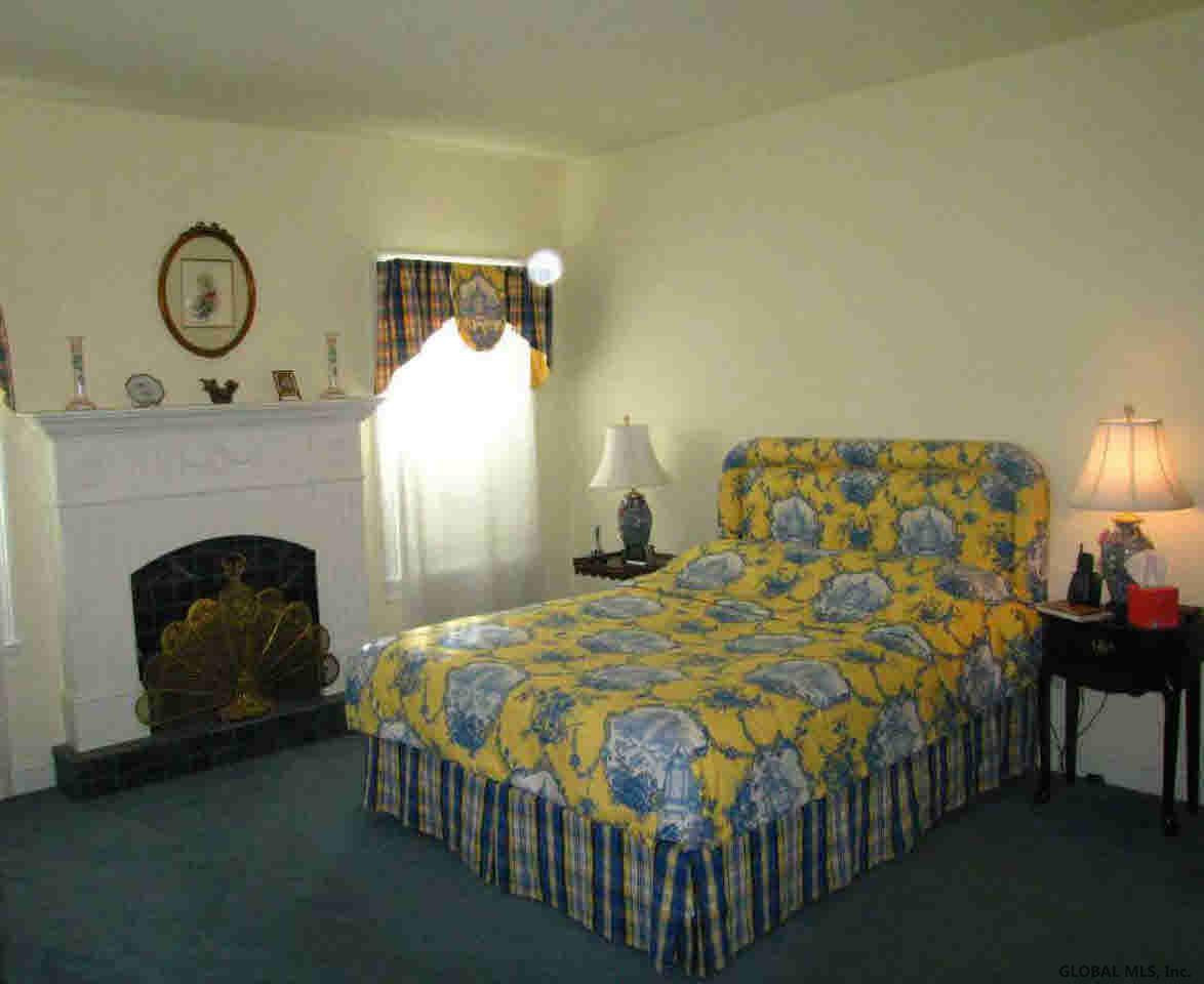 4 Hawthorne Road Queensbury, NY 12845 - Photo 10 of 12 Photo 10