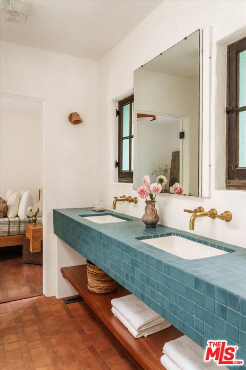 2414 4th Avenue Los Angeles, CA 90018 - Photo 27 of 39 Gallery Image 27