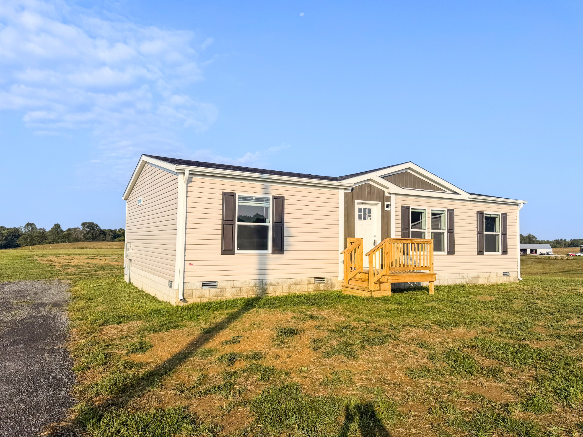 1143 Nimm Road Red Boiling Springs, TN 37150 - Photo 3 of 20 a front view of house with yard