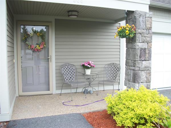 906 Alder Way, Unit 906 North Andover, MA 01845 - Photo 2 of 17 a bath room with a potted plant