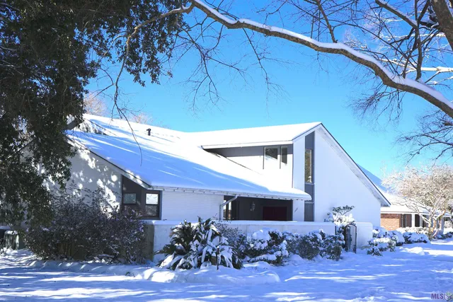 $650,000 | 12426 Lake Sherwood Avenue North, Baton Rouge, LA 70816