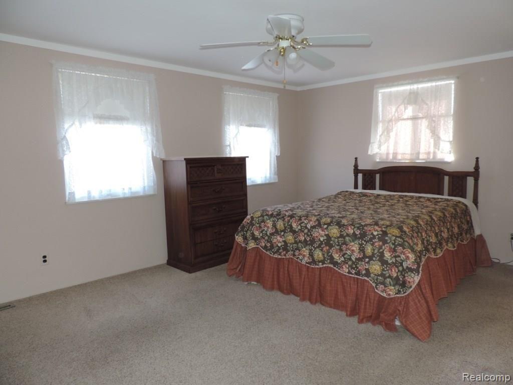 18885 Levan Road Livonia, MI 48152 - Photo 12 of 25 thumb_DSCN2969_1024.jpg