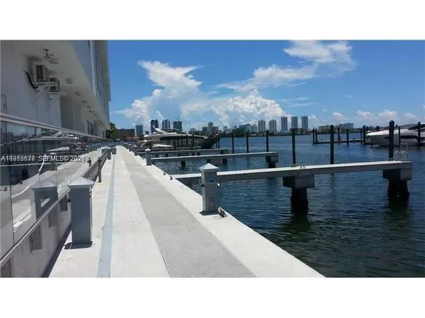 $199,000 | 17301 Biscayne Boulevard, Unit 48, North Miami Beach, FL 33160