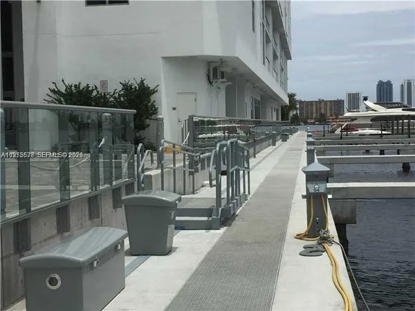 $199,000 | 17301 Biscayne Boulevard, Unit 48, North Miami Beach, FL 33160