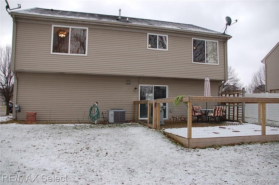 358 Sweet Briar Ridge Linden, MI 48451 - Photo 3 of 20 DSC_0021.JPG