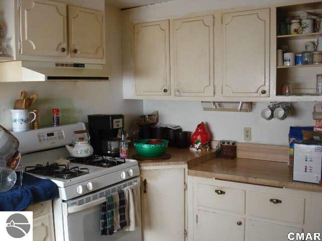 7660 West Broomfield Road Remus, MI 49340 - Photo 6 of 17 1768094-5.JPG