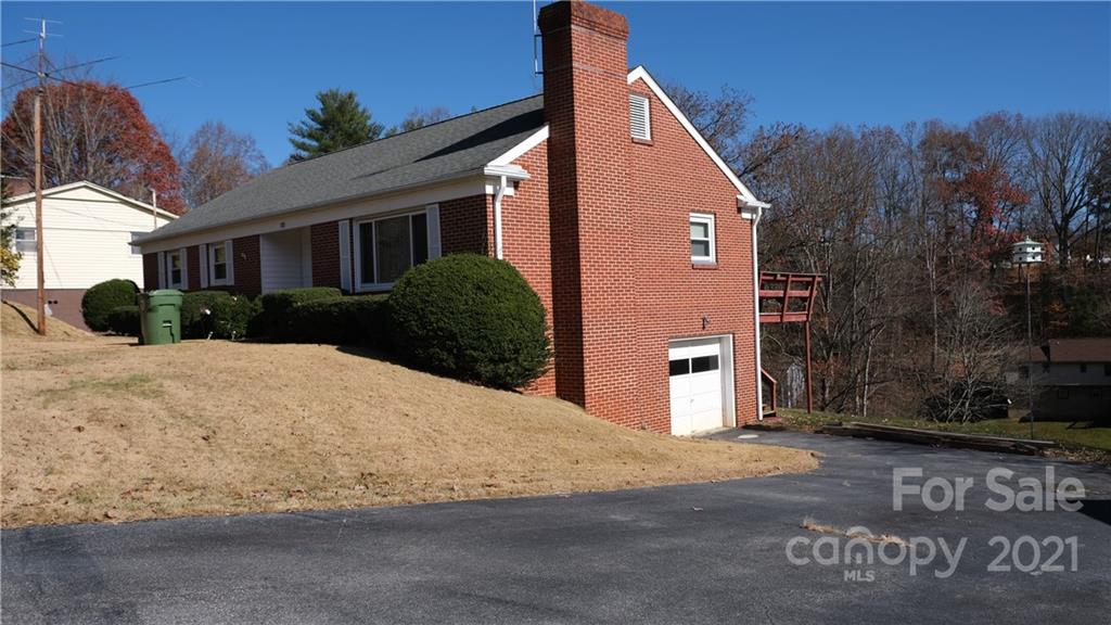554 Mountain View Road Mars Hill, NC 28754 - Photo 2 of 30 Gallery Image 2