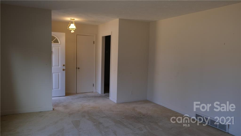 554 Mountain View Road Mars Hill, NC 28754 - Photo 5 of 30 Gallery Image 5