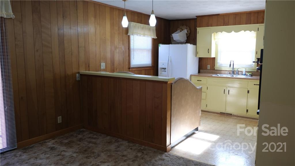554 Mountain View Road Mars Hill, NC 28754 - Photo 6 of 30 Gallery Image 6