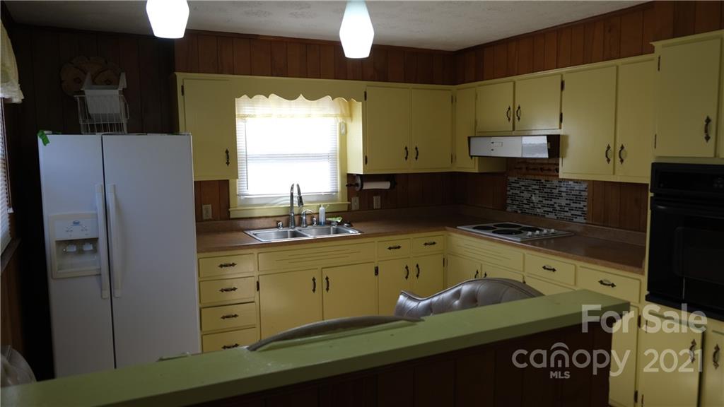 554 Mountain View Road Mars Hill, NC 28754 - Photo 9 of 30 Gallery Image 9