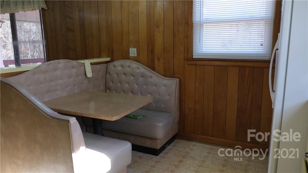 554 Mountain View Road Mars Hill, NC 28754 - Photo 10 of 30 Gallery Image 10