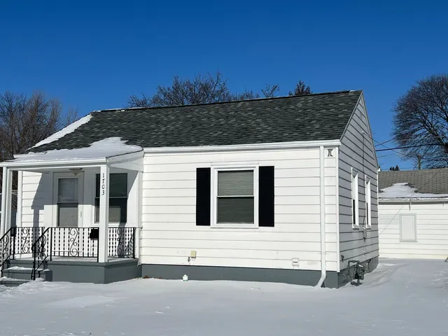 $164,900 | 1703 Calumet Avenue, Beloit, WI 53511