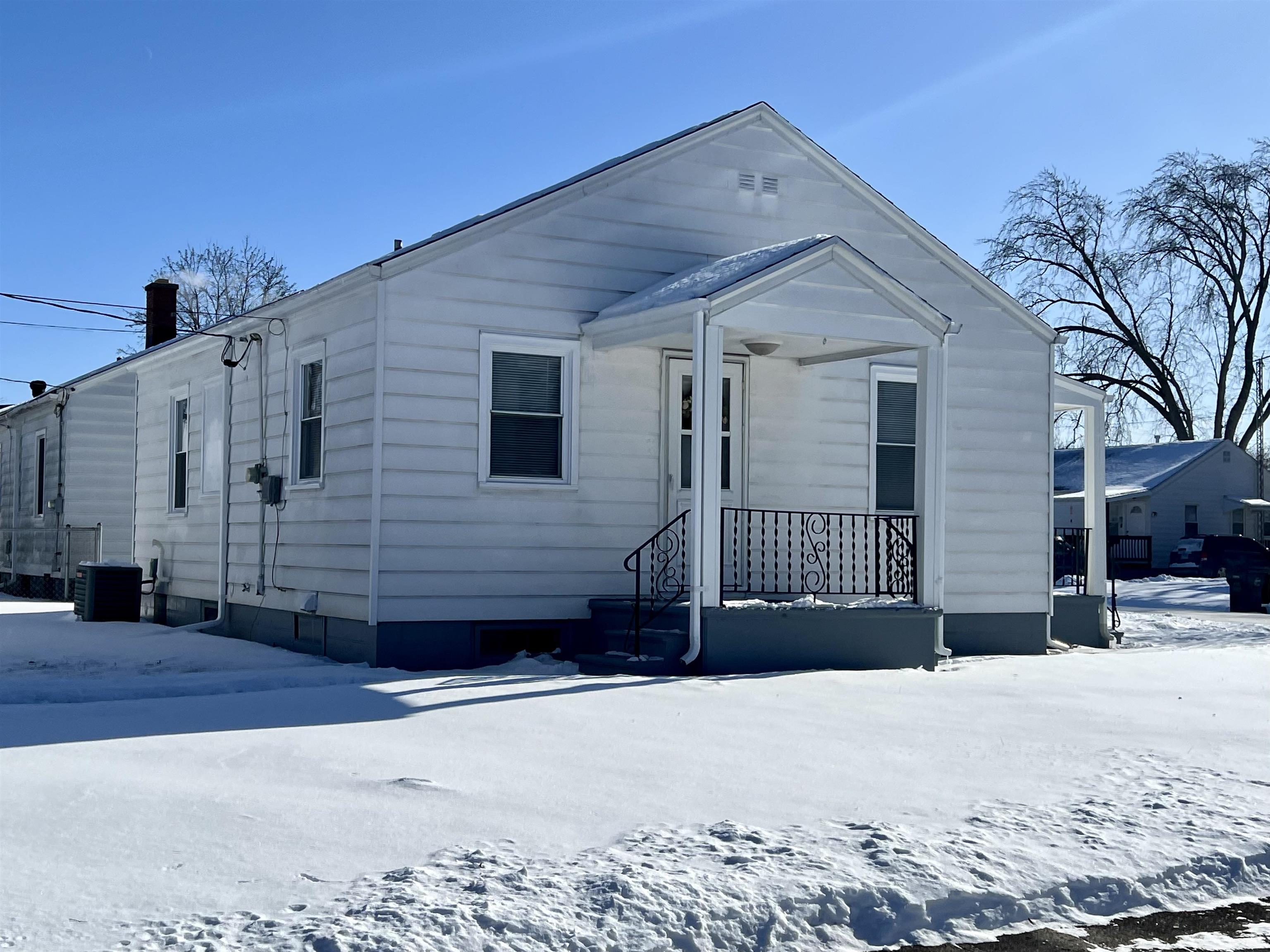 1703 Calumet Avenue Beloit, WI 53511 - Photo 4 of 20