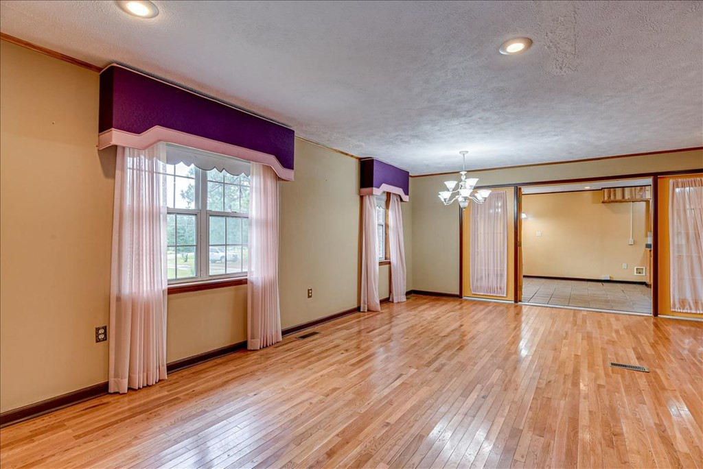 1894 Williston Road Aiken, SC 29803 - Photo 6 of 20 Gallery Image 6