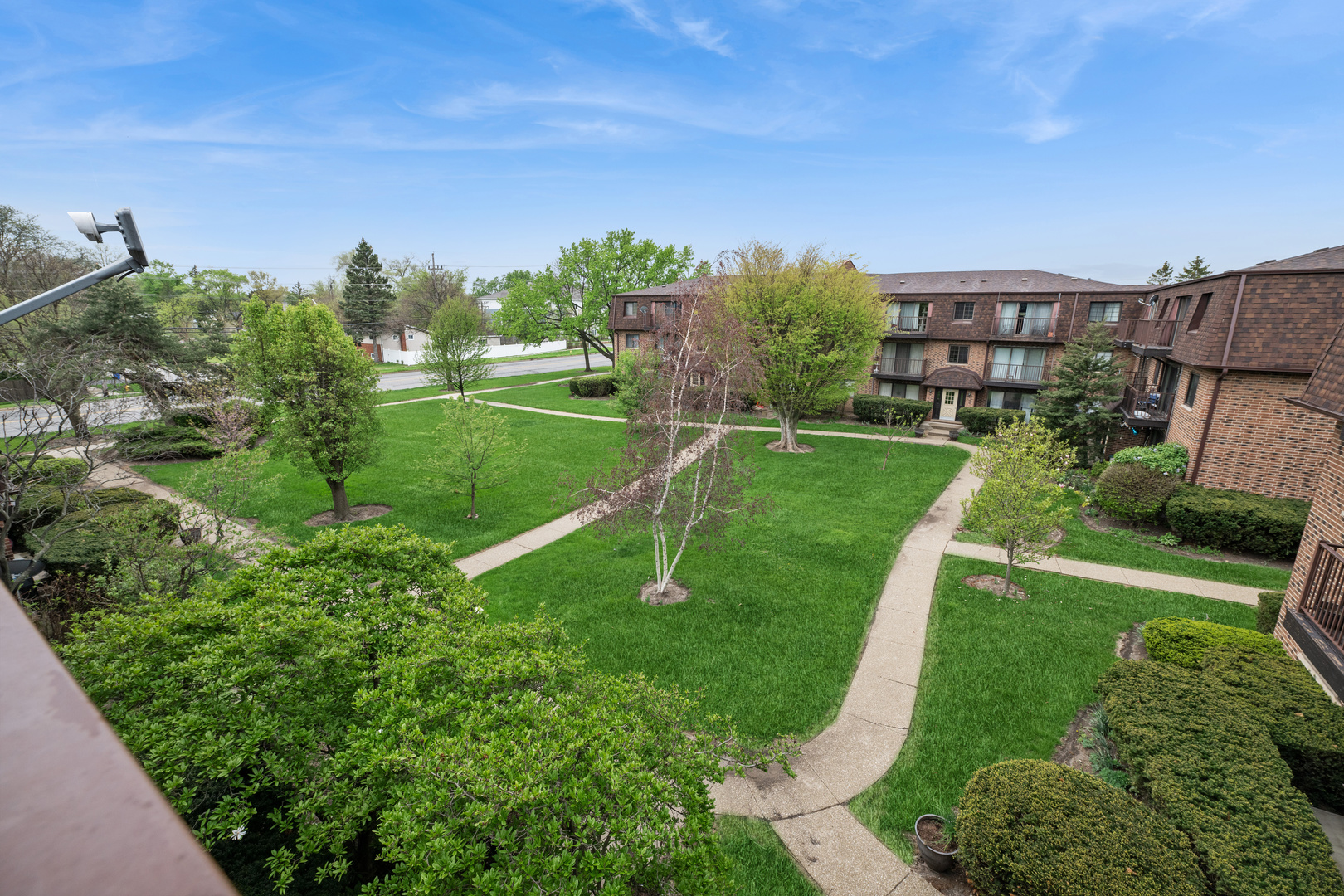 408 East Kensington Road, Unit E Mount Prospect, IL 60056 - Photo 16 of 20 Gallery Image 16