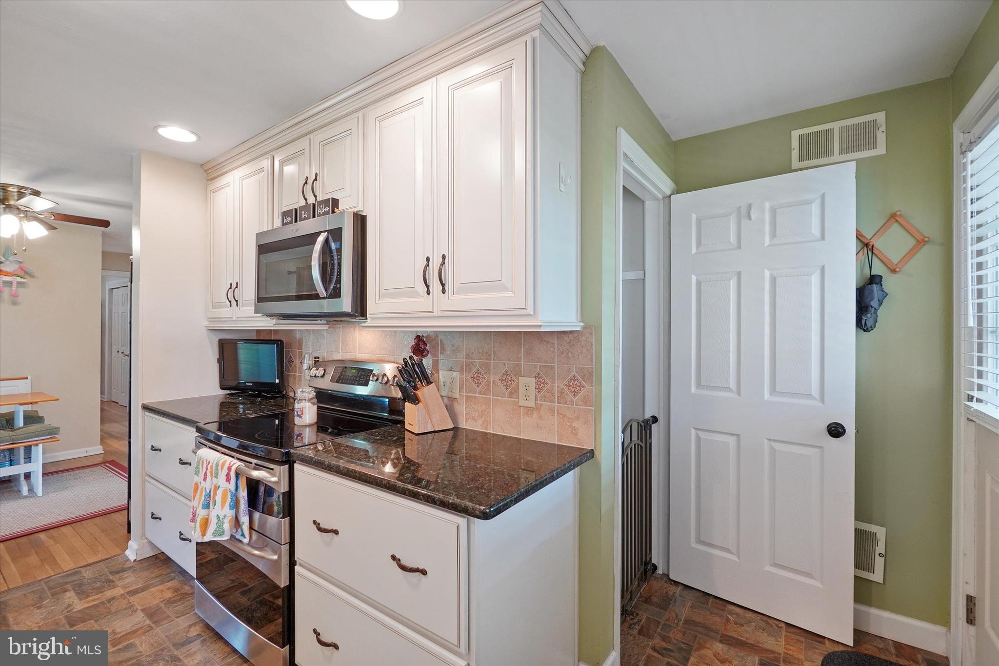 1927 Poplars Road York, PA 17408 - Photo 11 of 29 Gallery Image 11