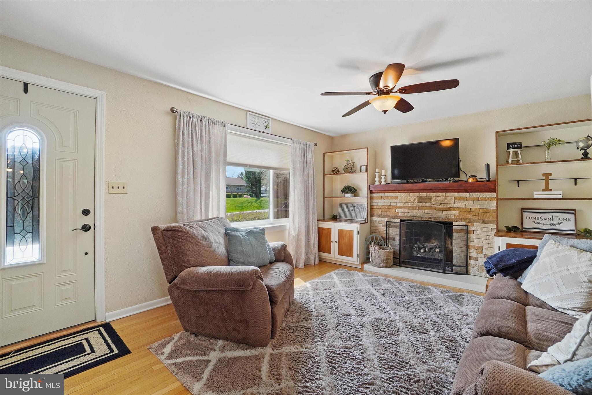 1927 Poplars Road York, PA 17408 - Photo 4 of 29 Gallery Image 4