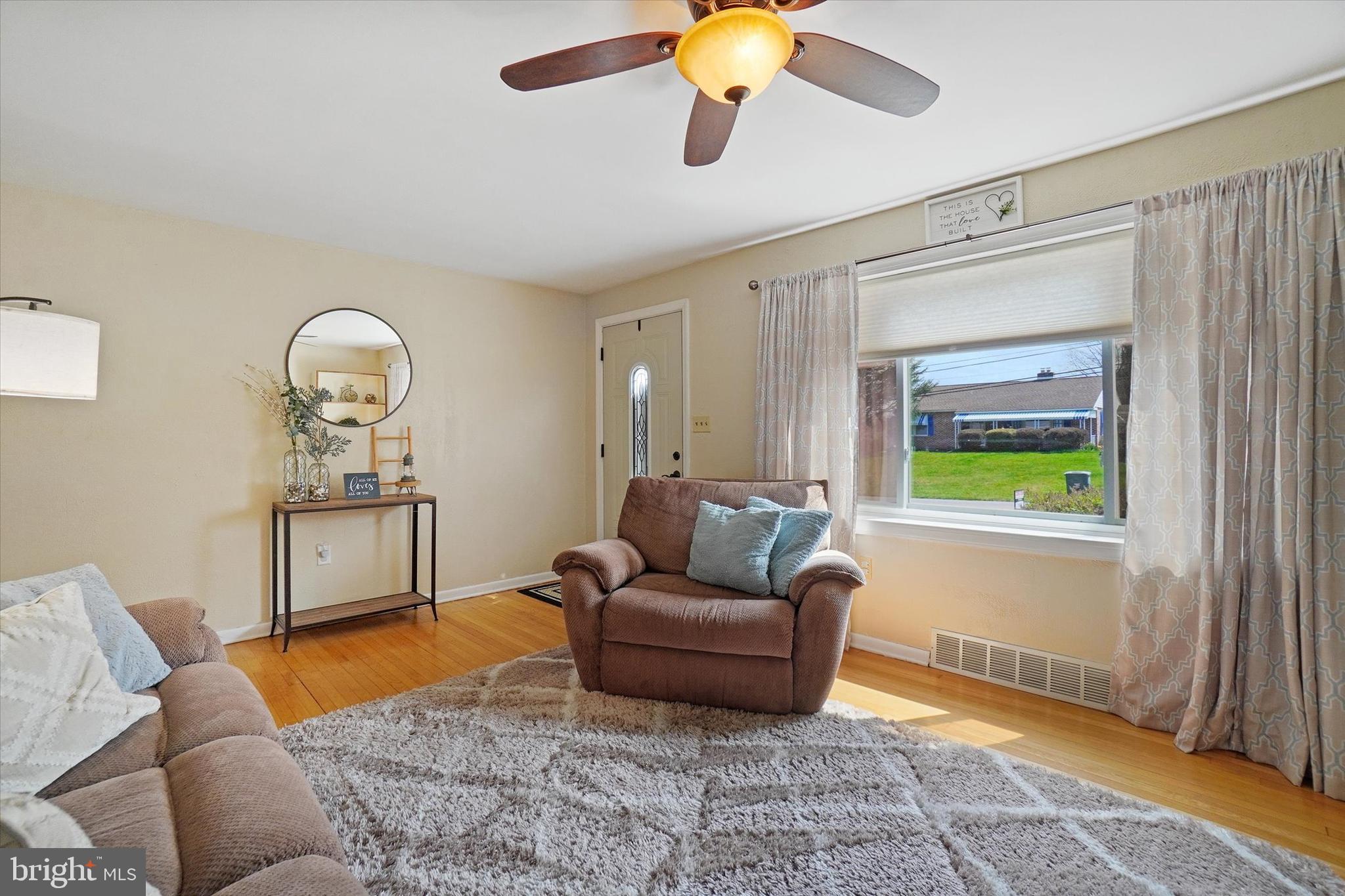 1927 Poplars Road York, PA 17408 - Photo 5 of 29 Gallery Image 5