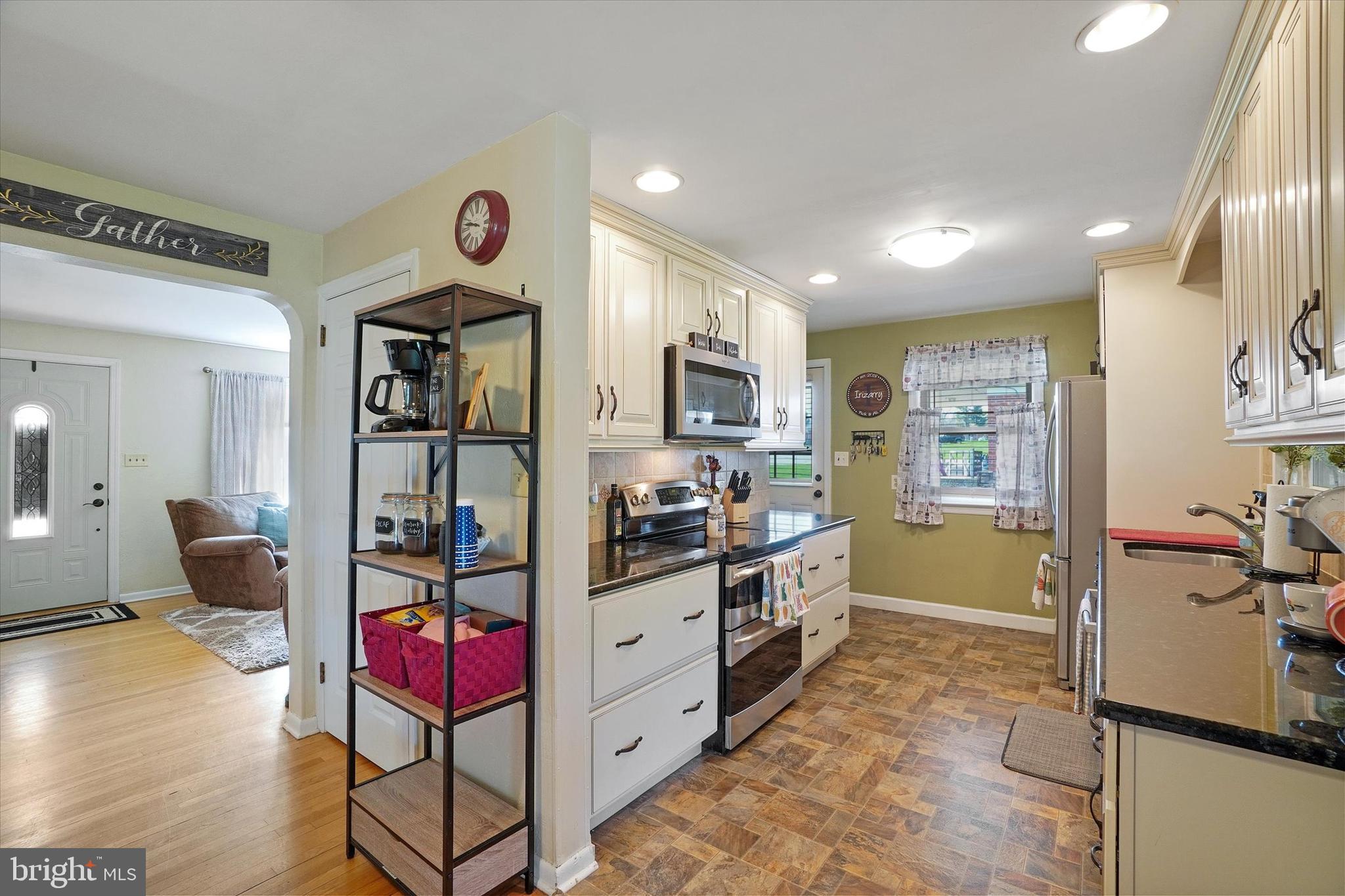 1927 Poplars Road York, PA 17408 - Photo 8 of 29 Gallery Image 8