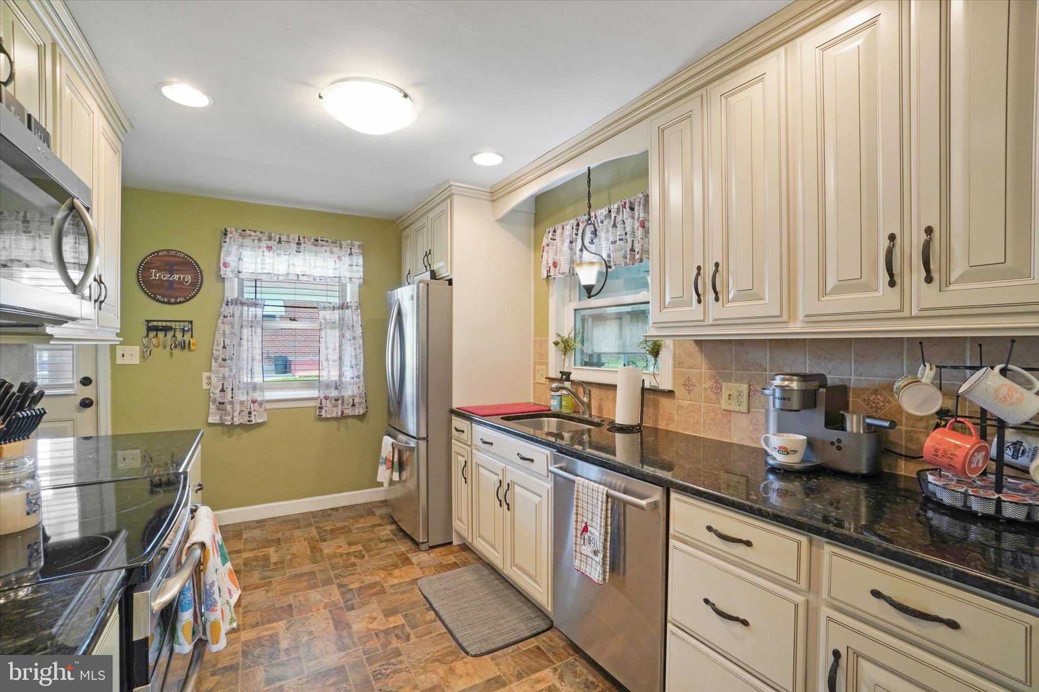 1927 Poplars Road York, PA 17408 - Photo 9 of 29 Gallery Image 9