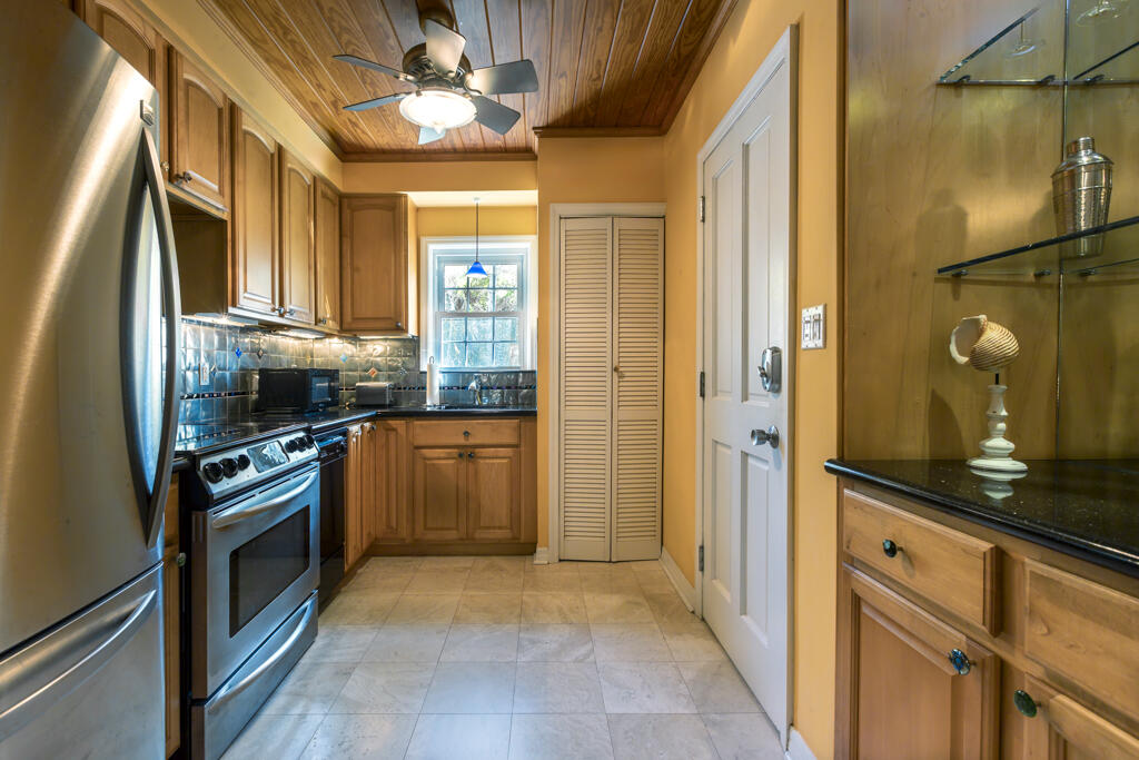 804 South Street, Unit 3 Key West, FL 33040 - Photo 6 of 22 804 South Unith 3 Reshoot Medium--16