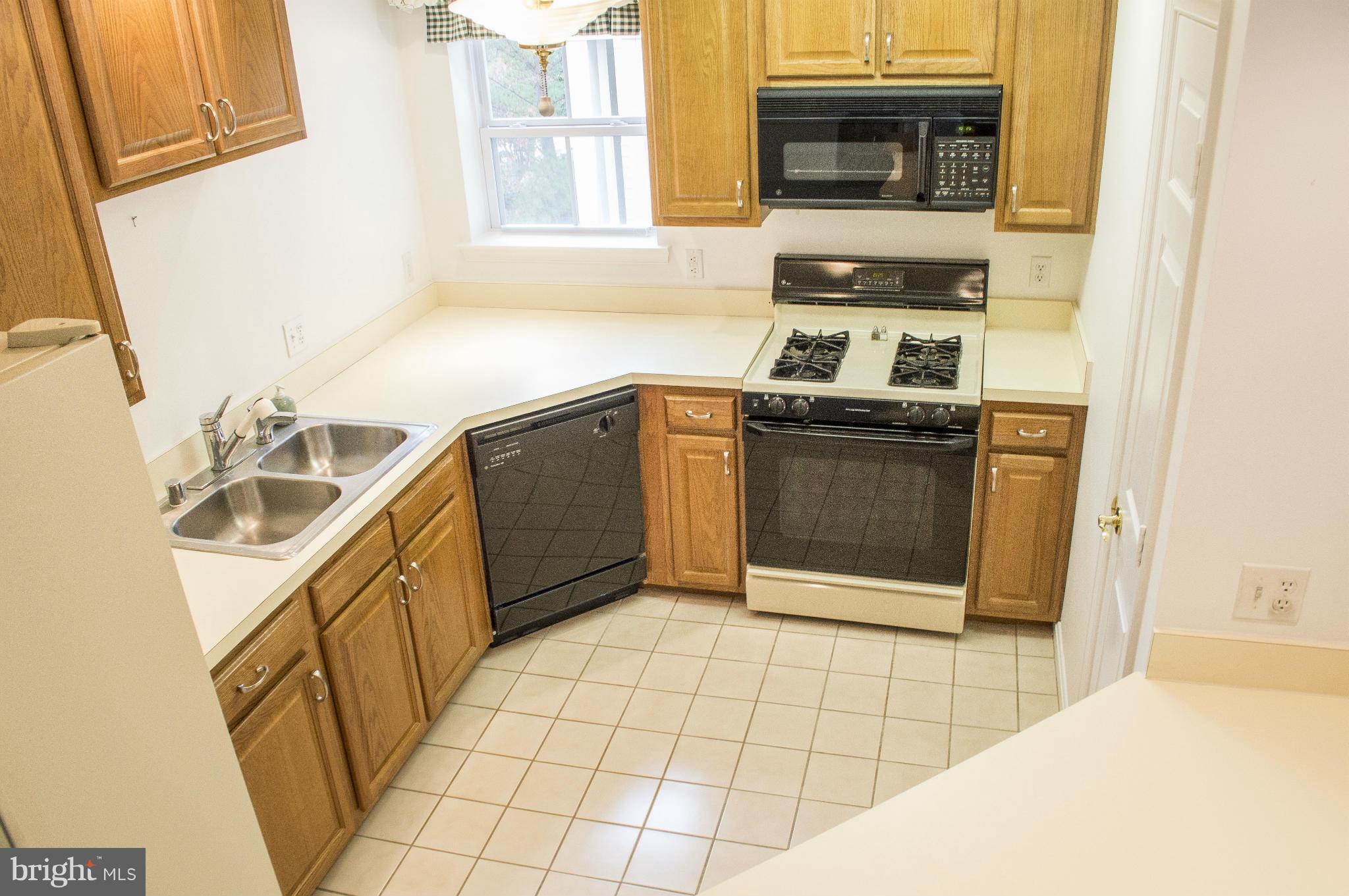 831 Runabout Loop, Unit 831 Solomons, MD 20688 - Photo 4 of 30 Kitchen