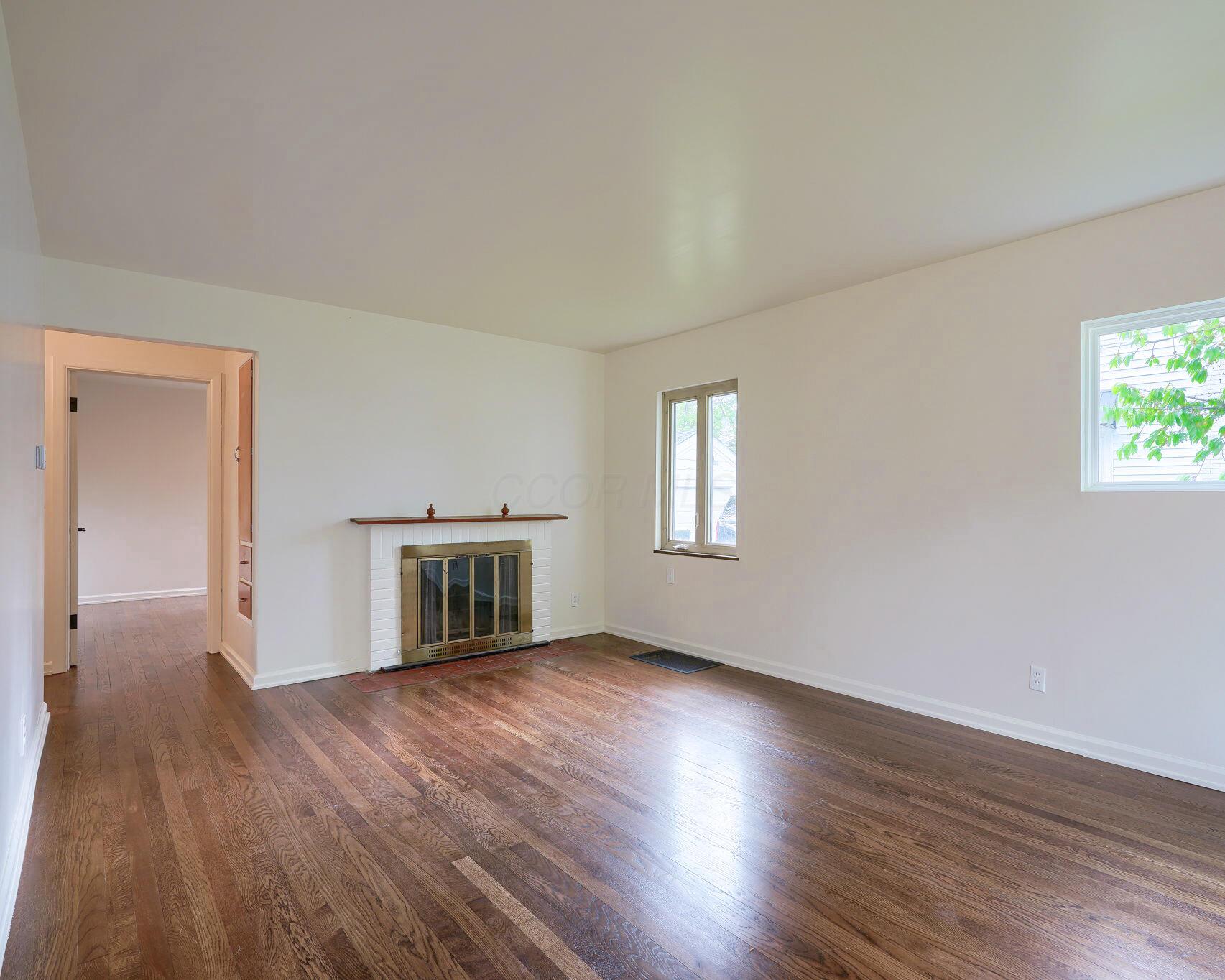 158 Lowell Road Columbus, OH 43209 - Photo 12 of 39 3_main3