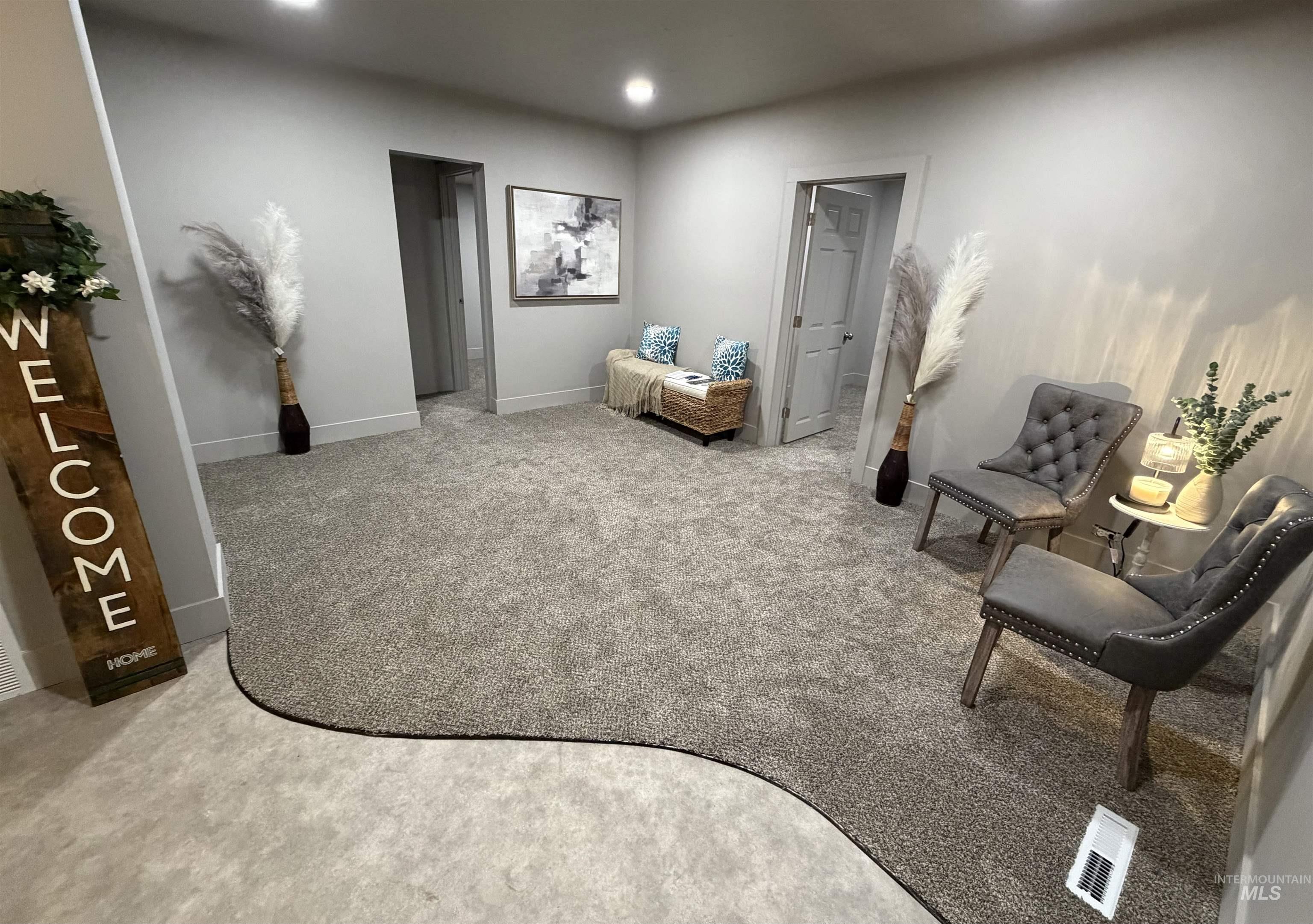 600 11th Street Clarkston, WA 99403 - Photo 14 of 27 Sitting room featuring recessed lighting and light colored carpet