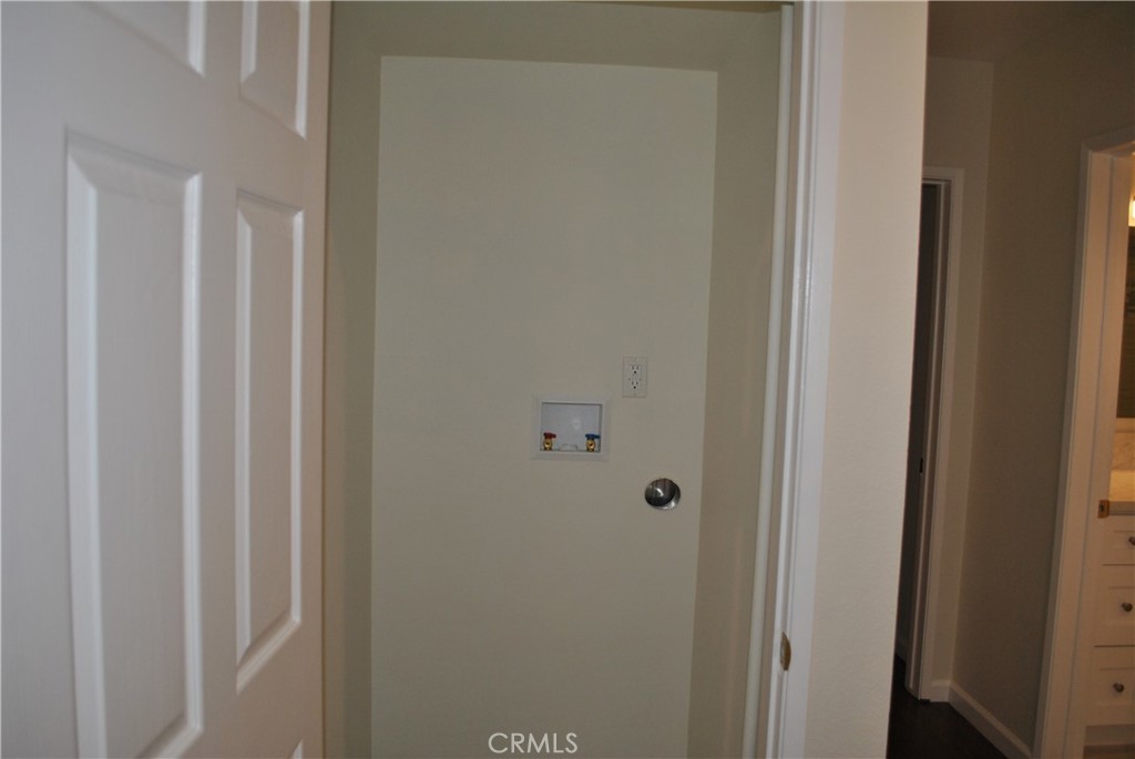 620 Stephen Road Burbank, CA 91504 - Photo 15 of 15 a bathroom with a glass shower door