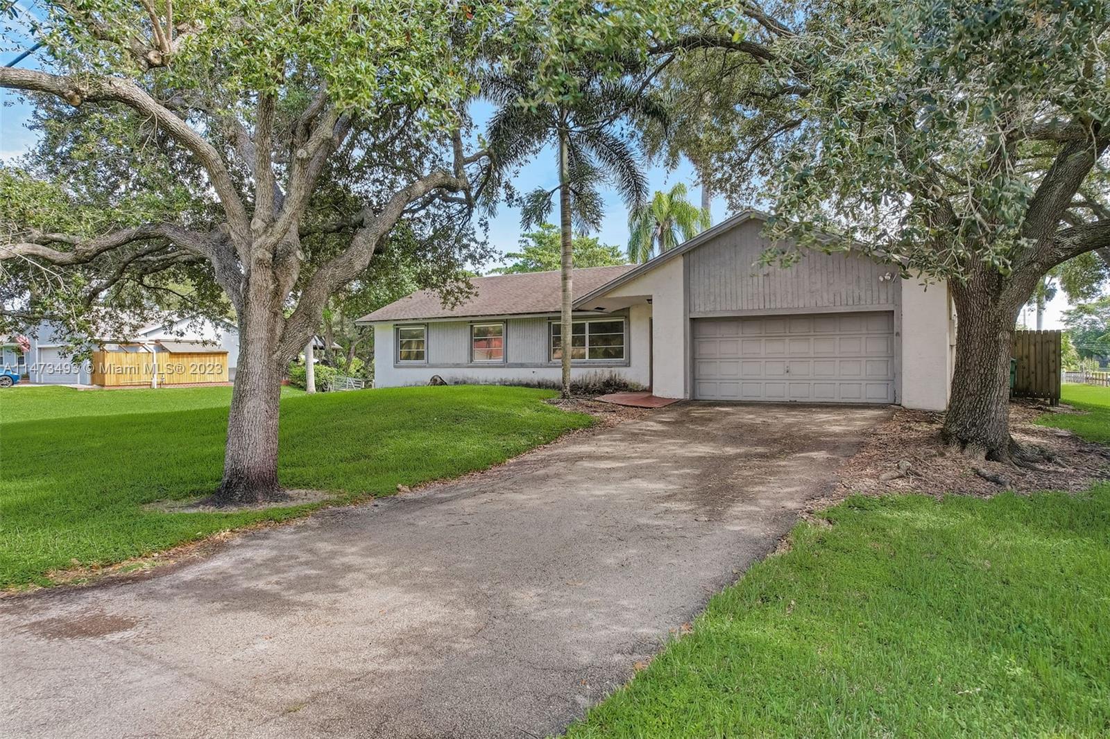 5020 Southwest 201st Terrace Southwest Ranches, FL 33332 - Photo 1 of 39 Gallery Image 1