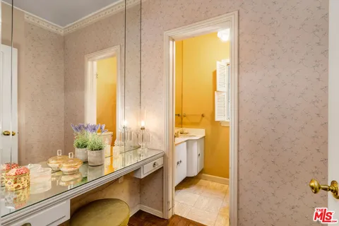 $7,500,000 | 570 South Beverly Glen Boulevard, Los Angeles, CA 90024