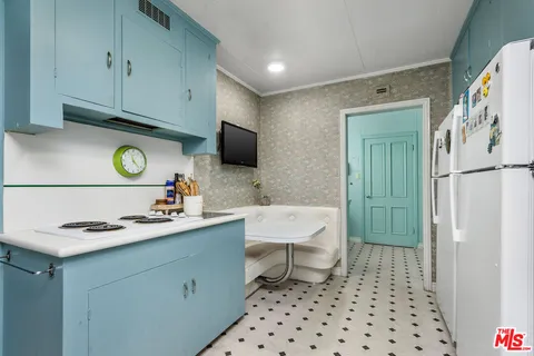 $7,500,000 | 570 South Beverly Glen Boulevard, Los Angeles, CA 90024