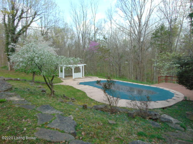17517 Pope Dale Road Louisville, KY 40245 - Photo 4 of 32 DSC04142