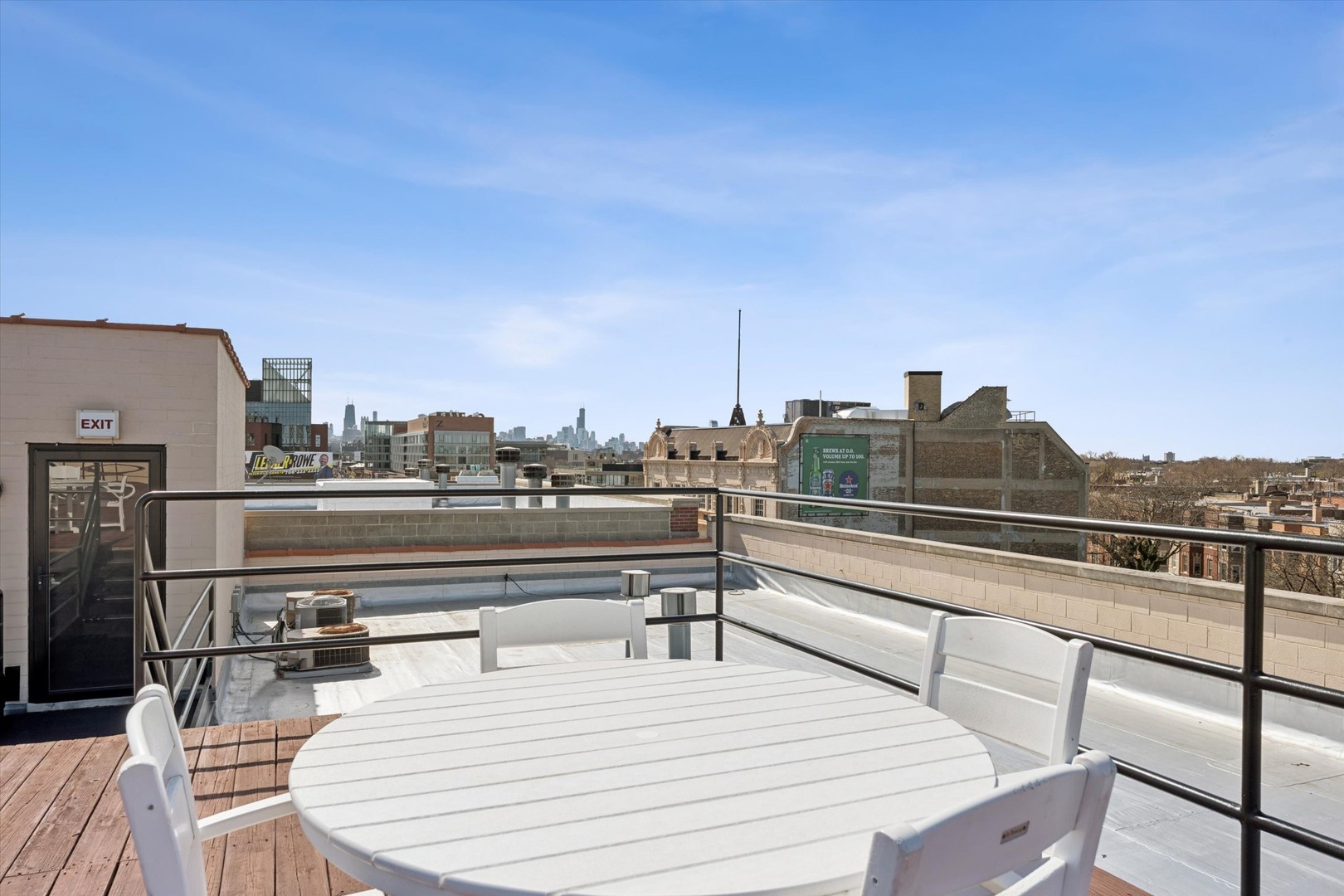 3755 North Racine Avenue, Unit 3C Chicago, IL 60613 - Photo 34 of 36 a view of a terrace