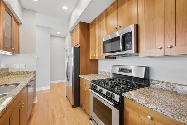 $615,000 | 3755 North Racine Avenue, Unit 3C, Chicago, IL 60613