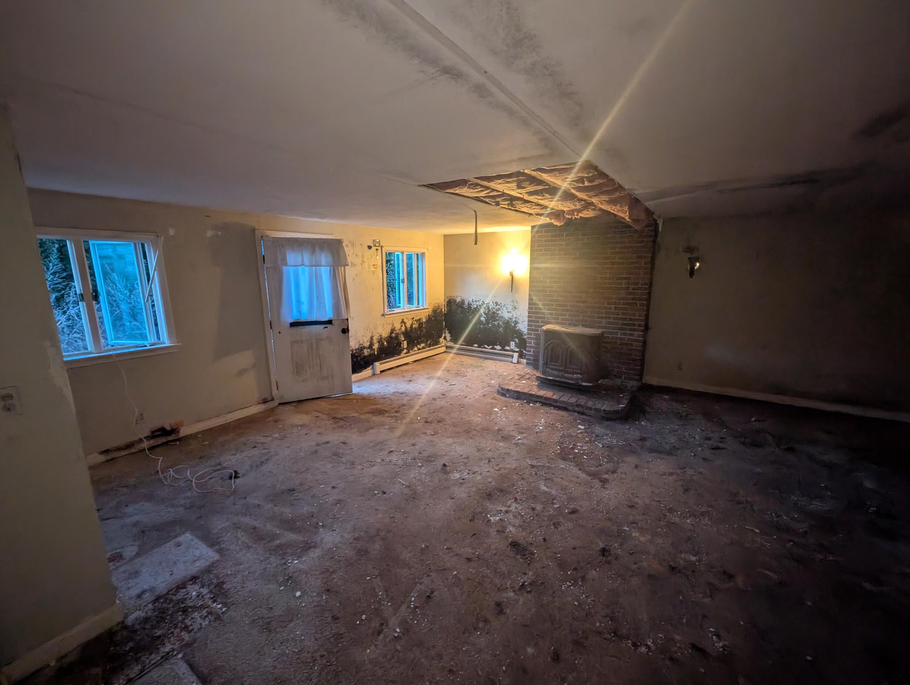 31 Birch Hill Road York, ME 03909 - Photo 13 of 20 PXL_20251201_212146099.RAW-01.COVER