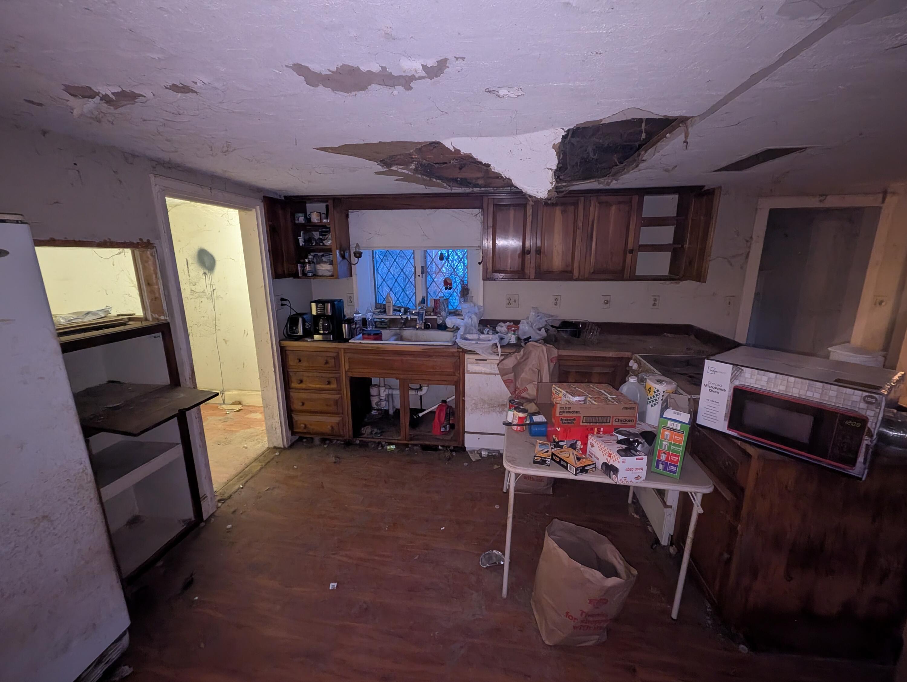 31 Birch Hill Road York, ME 03909 - Photo 16 of 20 PXL_20251201_212052677.RAW-01.COVER