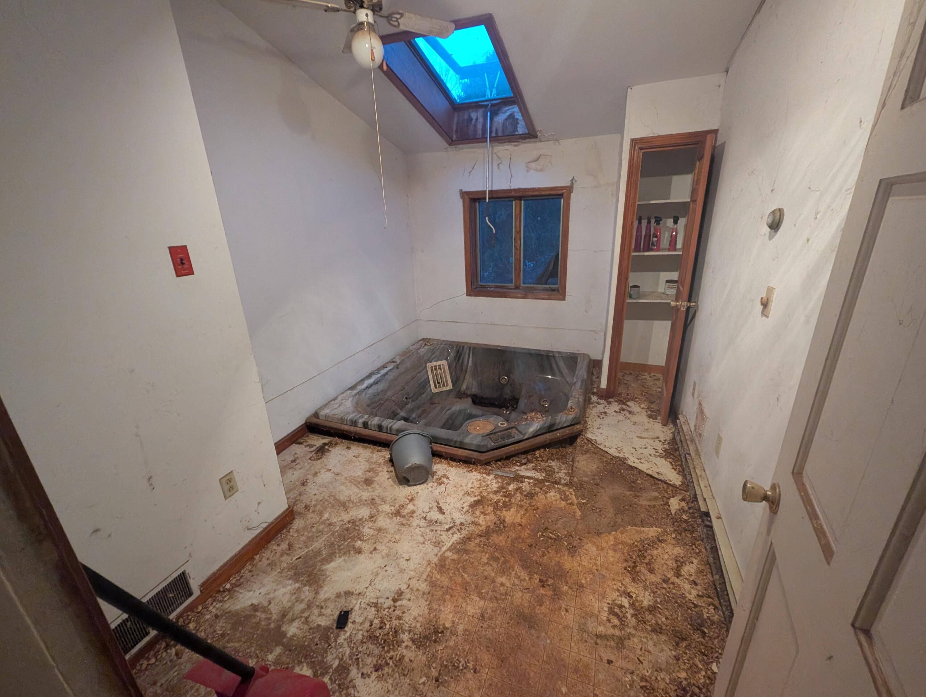 31 Birch Hill Road York, ME 03909 - Photo 19 of 20 PXL_20251201_211938007.RAW-01.COVER