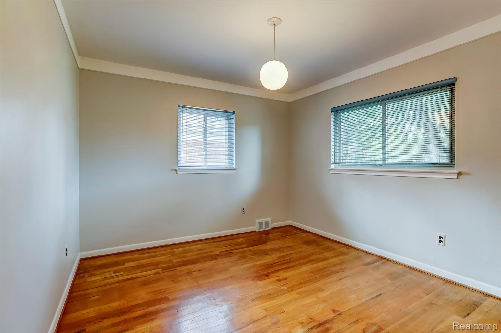 11461 Racine Road Warren, MI 48093 - Photo 17 of 29 11461 Racine Road, Warren, MI-18-FULL.jpg