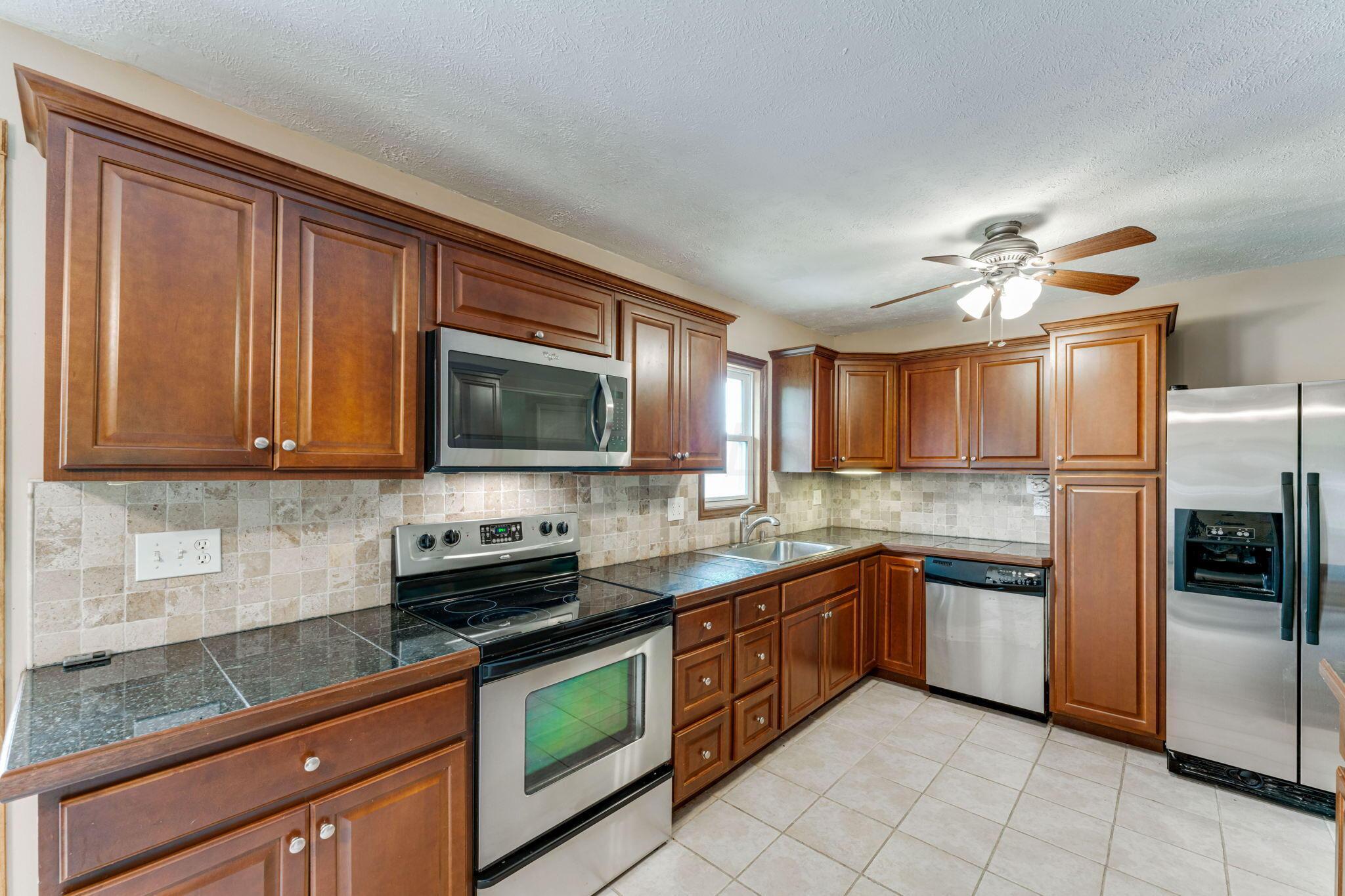 322 Rivers End Road Columbus, OH 43230 - Photo 16 of 53 26-web-or-mls-322-rivers-end-rd