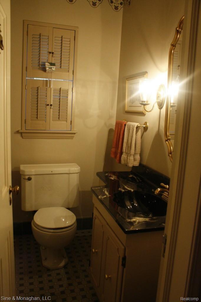 63 Cambridge Road Grosse Pointe, MI 48236 - Photo 28 of 34 _MG_7841.jpg