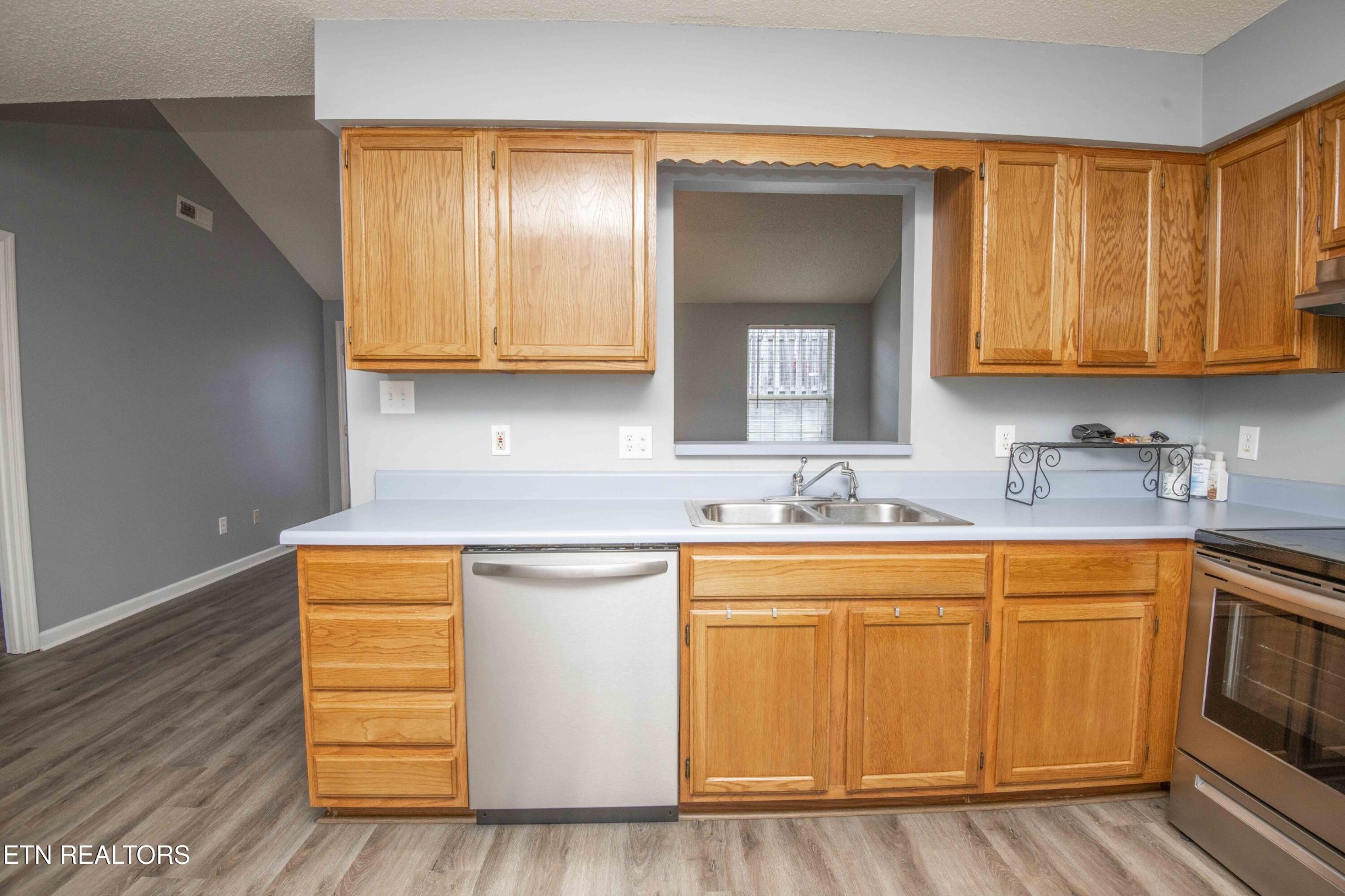 7920 Cavanaugh Way Powell, TN 37849 - Photo 6 of 31 Gallery Image 6