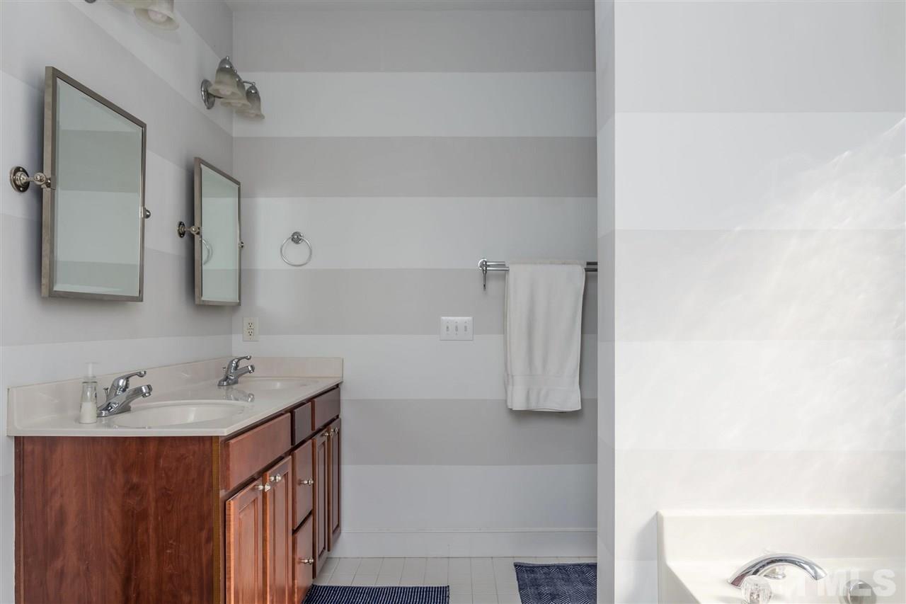 11018 Connally Lane Raleigh, NC 27614 - Photo 14 of 24 Gallery Image 14