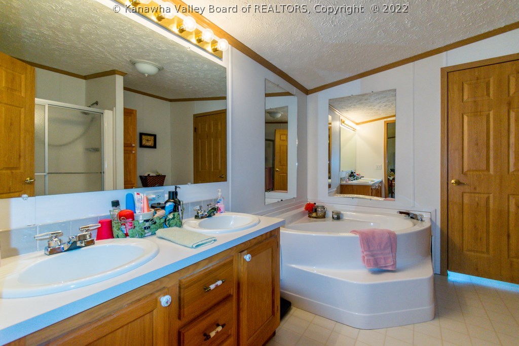 2013 Fisher Ridge Road Kenna, WV 25248 - Photo 22 of 30 Gallery Image 22